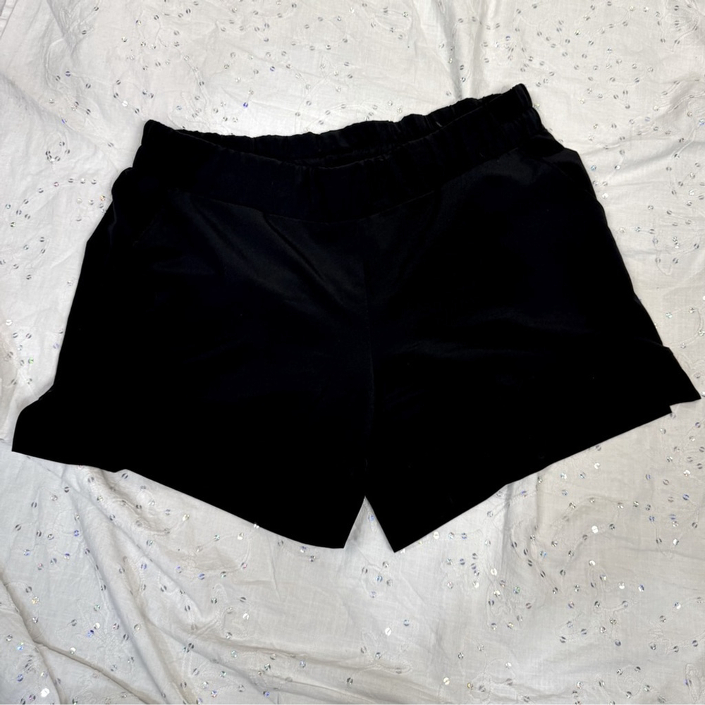 Well + Calm Black Pull-On Shorts – Size L